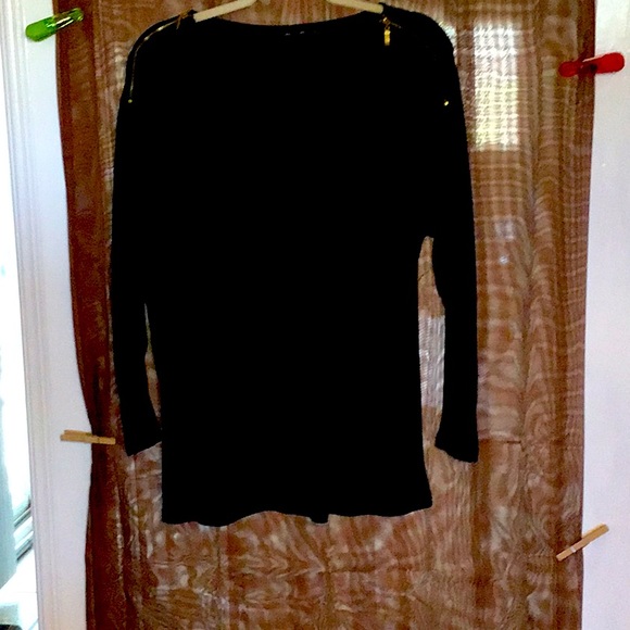 Top - Picture 1 of 4